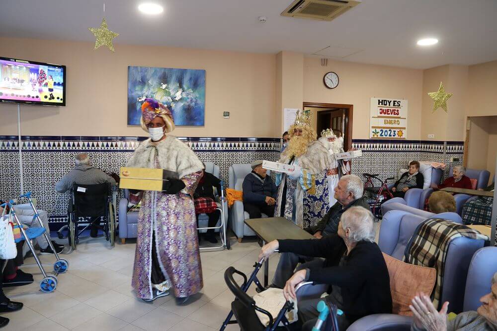 Conciertos, cine y la visita de los Reyes Magos ocuparon la Navidad en la Residencia de Mayores