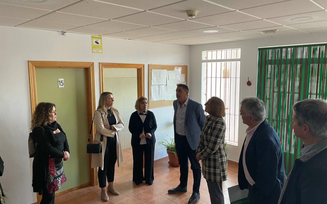 Responsables de Inmigración de la Junta de Andalucía visitan el albergue de la Mancomunidad de Municipios