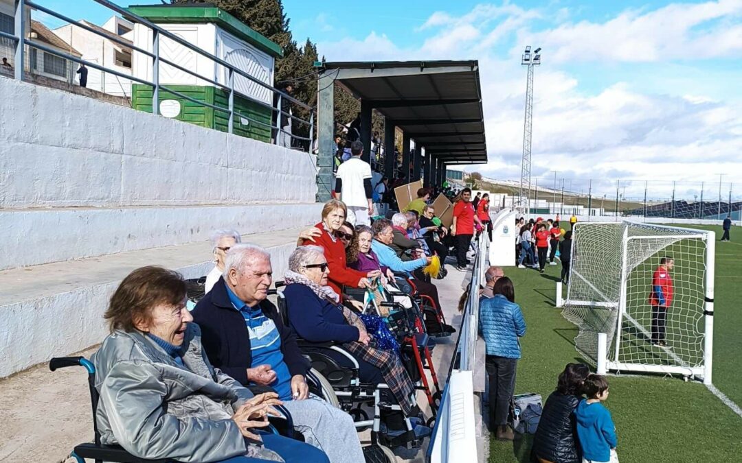 Los mayores de la residencia asisten al 1º encuentro deportivo «Alhama por la diversidad»