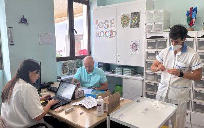 La Residencia de Mayores de Alhama refuerza la prevención sanitaria con la campaña de vacunación de la consejería de salud